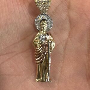 Dije de San Judas en oro 10k